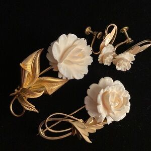 2 Winard Vintage Floral Brooches Earrings and Brooch Set 12k gold filled